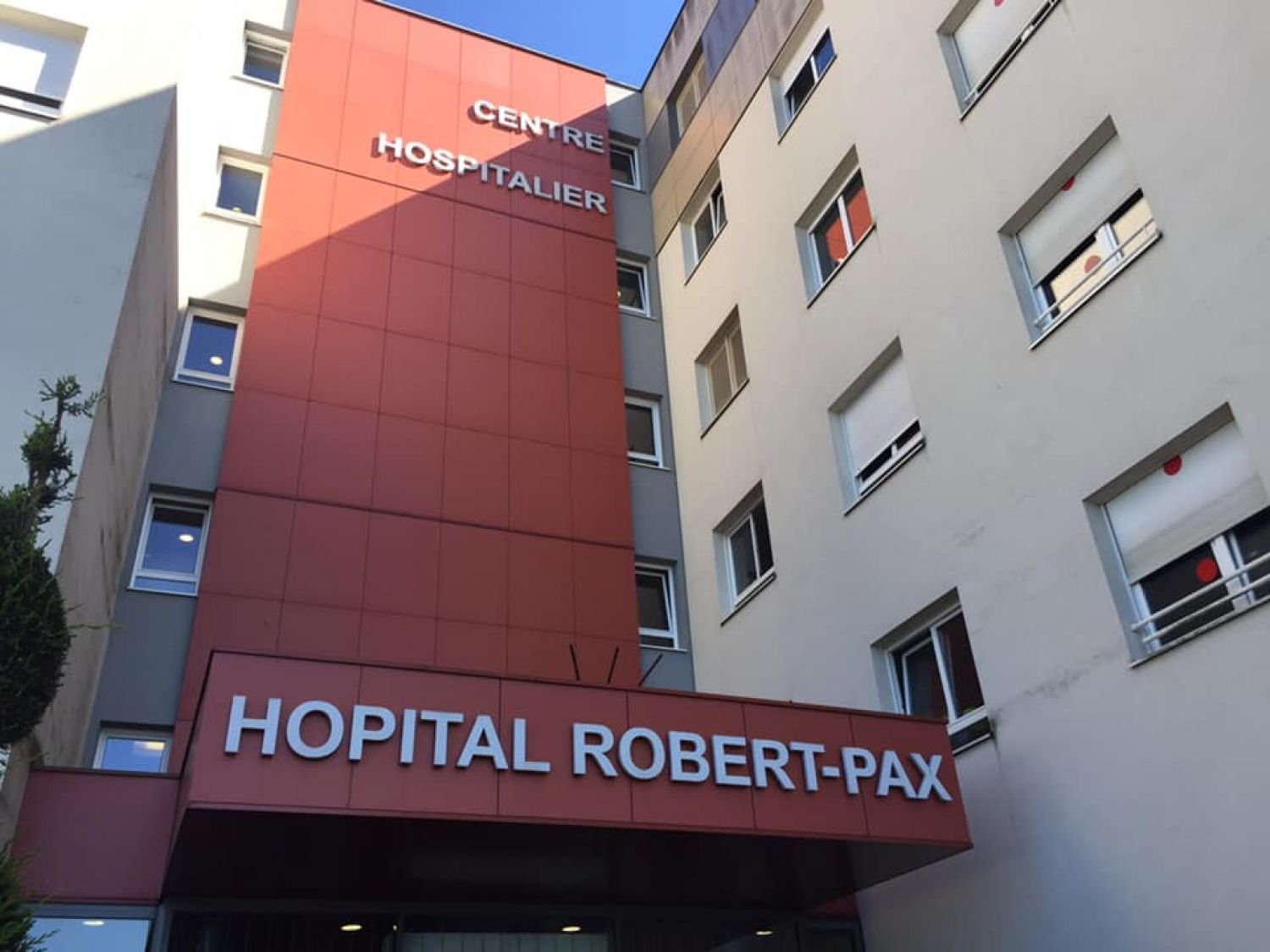 91 décès à l'hôpital Robert Pax et 153 retours au domicile 
