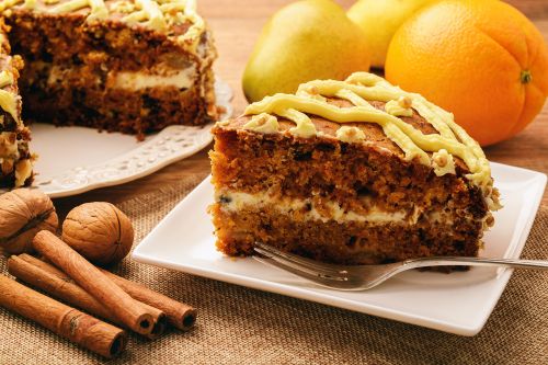 Gâteau au potimarron, noix et pommes